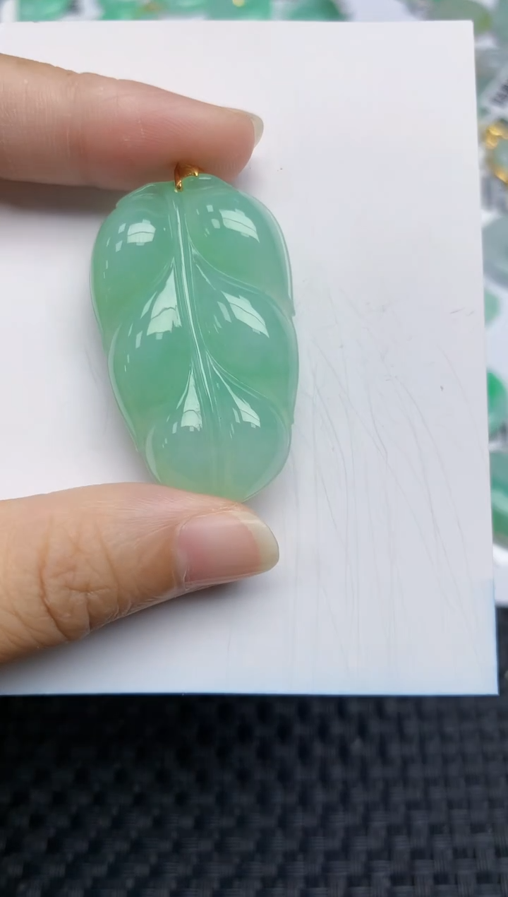 翡翠18K金镶嵌颈饰天然翡翠A货