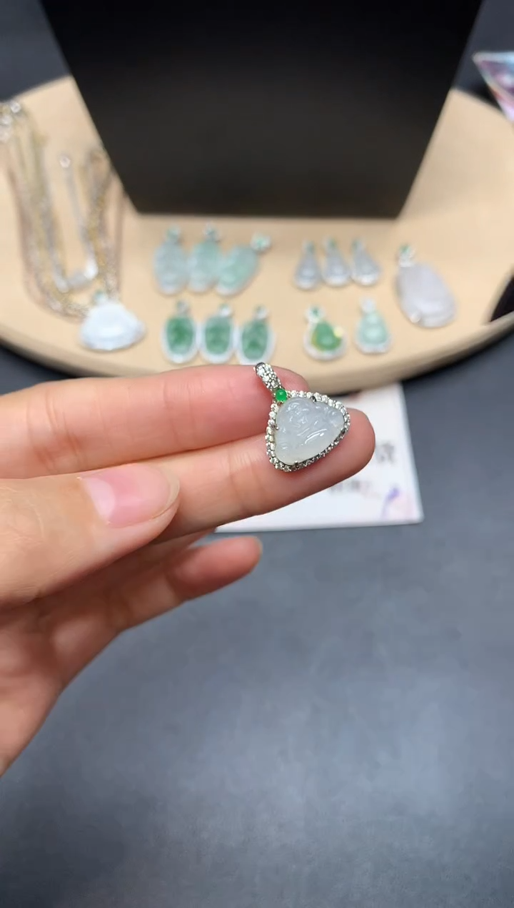 【闪购商品】翡翠吊坠(不含链)银S925镶嵌佛公【多样性发其一】