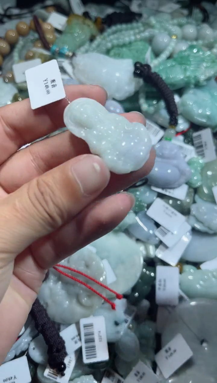 【闪购商品】翡翠颈饰未镶嵌00016440