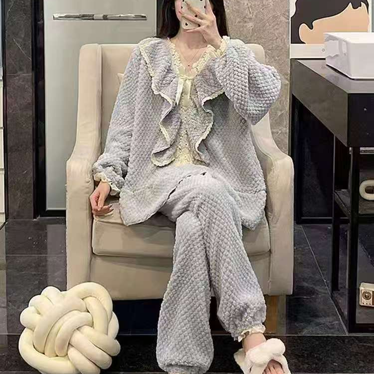 珊瑚绒睡衣女秋冬季加厚家居服套装浅蓝色蕾丝