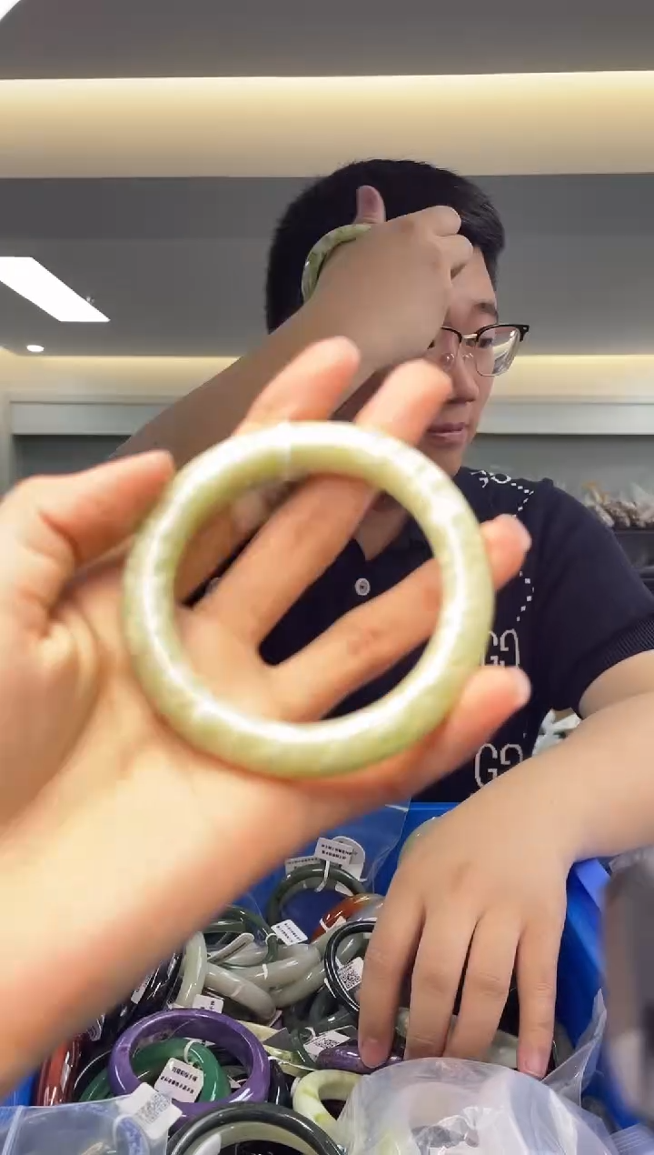 【闪购商品】蛇纹石玉`未镶嵌多样性发一件*55*61