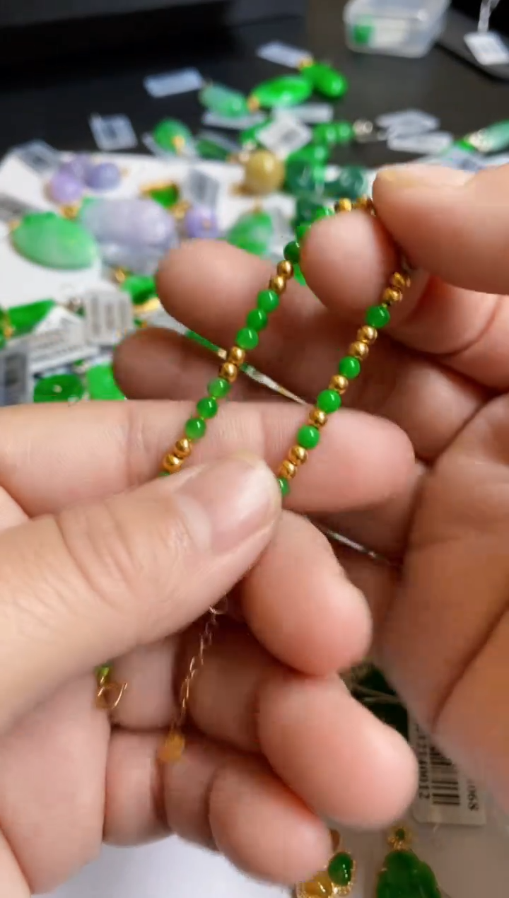 【闪购商品】翡翠颈饰18K金镶嵌手链