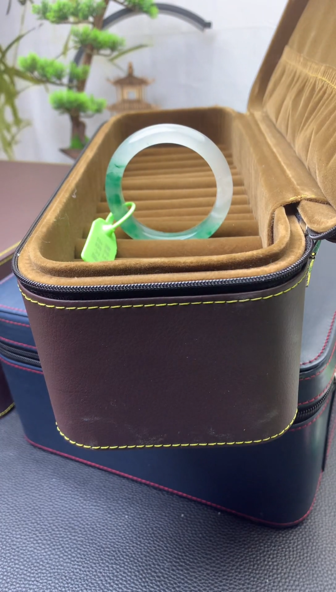 【闪购商品】石英质玉手镯未镶嵌5051