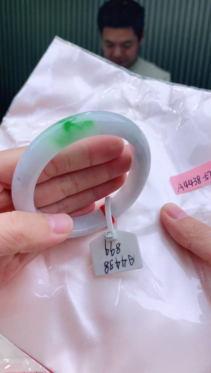 未镶嵌手镯翡翠57