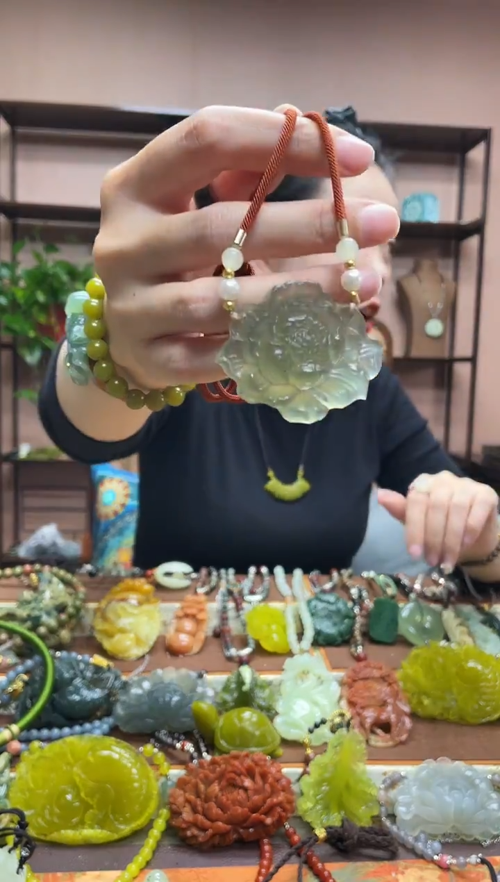 未镶嵌岫玉吊坠·1