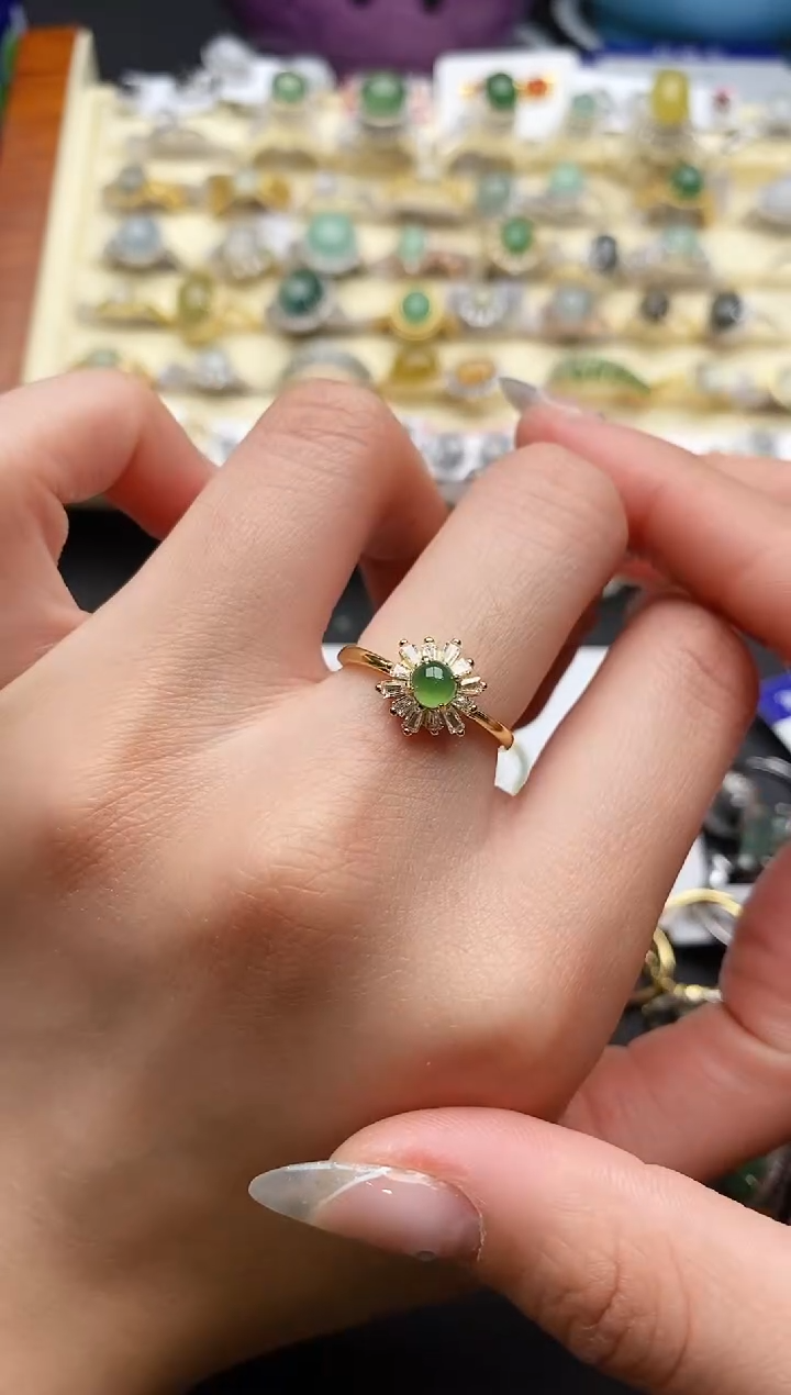 【闪购商品】翡翠戒指银S925镶嵌66666666+10