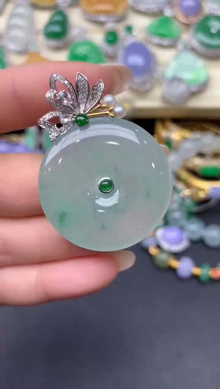 翡翠18K金镶嵌颈饰120-雪姐翡翠天天见