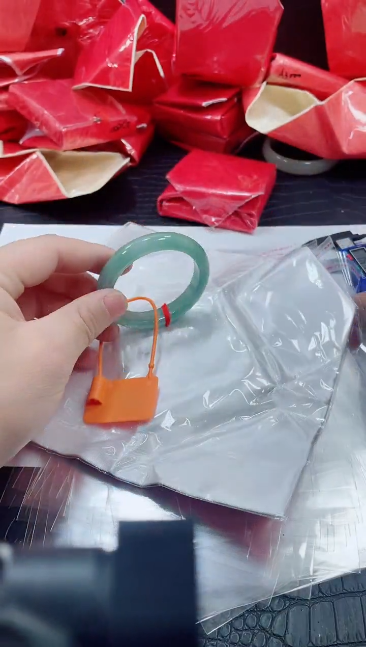 非金属无小哥63号手镯52圈口贵妃