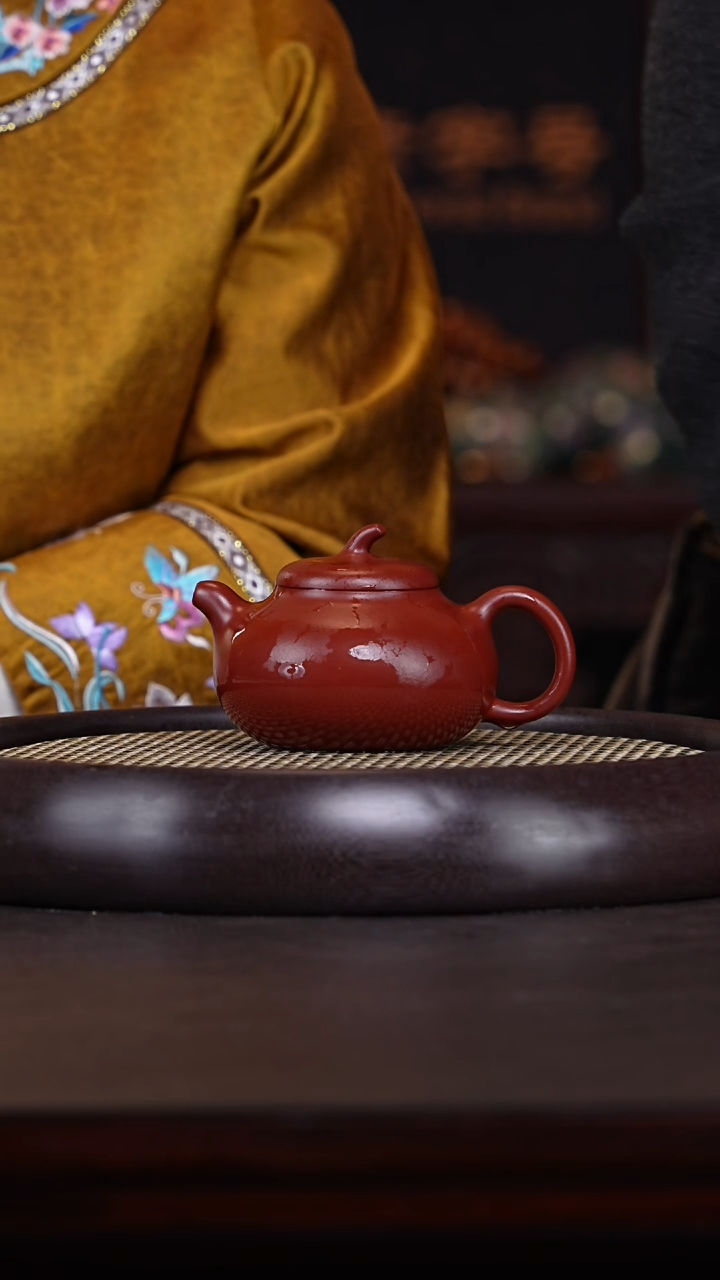 【闪购商品】紫砂茶壶夏文芸29-58 海棠红茄瓜260c
