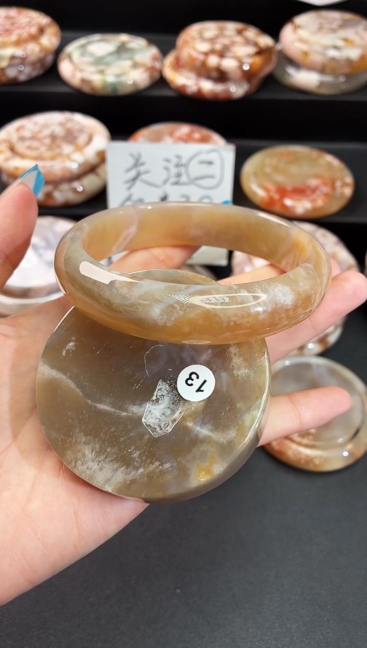 手镯玛瑙/玉髓未镶嵌爱***胖石英质玉67圈66/67带(赠送镯心)