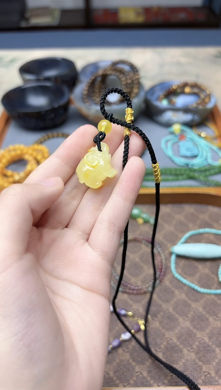 蜜蜡颈饰未镶嵌蜜蜡小象吊坠DY