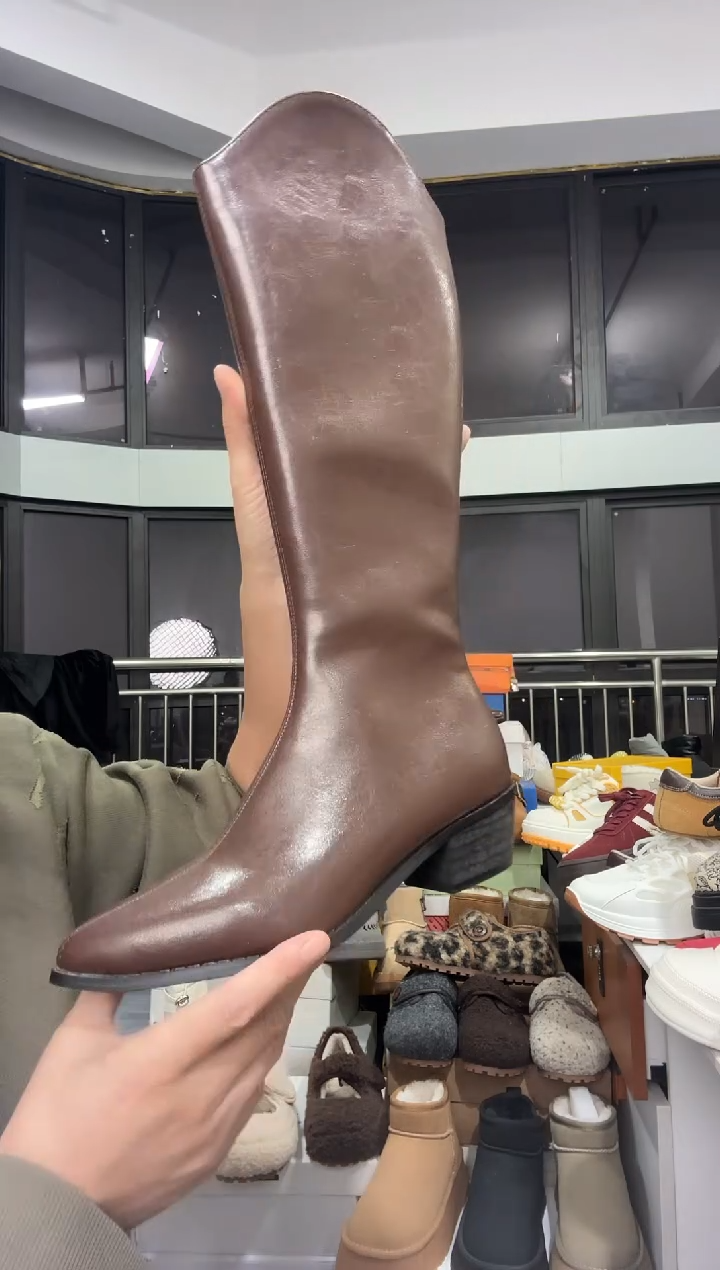 阳*尖头靴子37码孤品不退