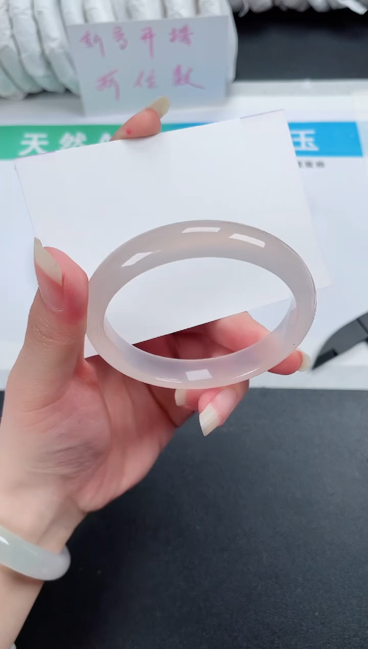 【闪购商品】石英质玉手镯合金177-55