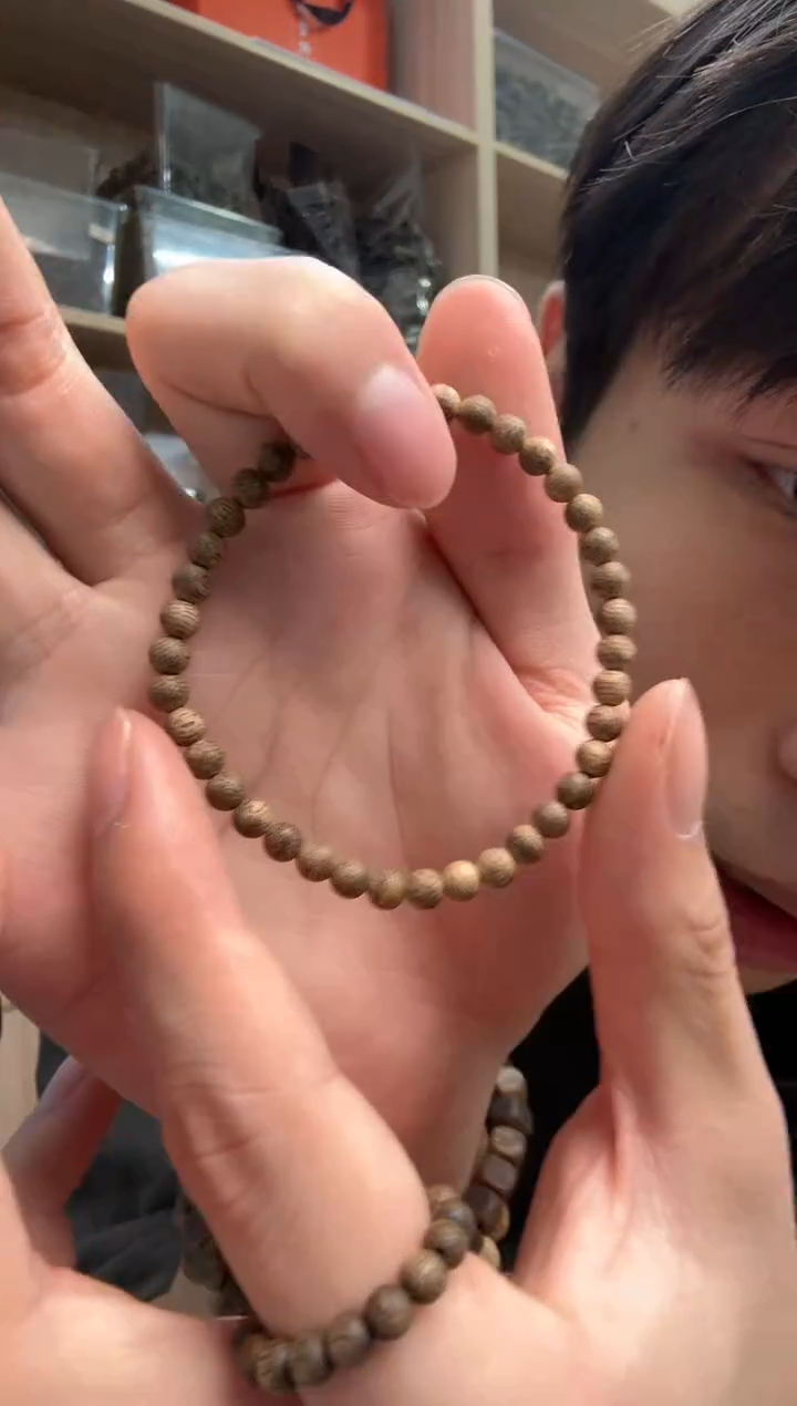 沉香手串04文莱软丝圆珠单圈 多样性发其一