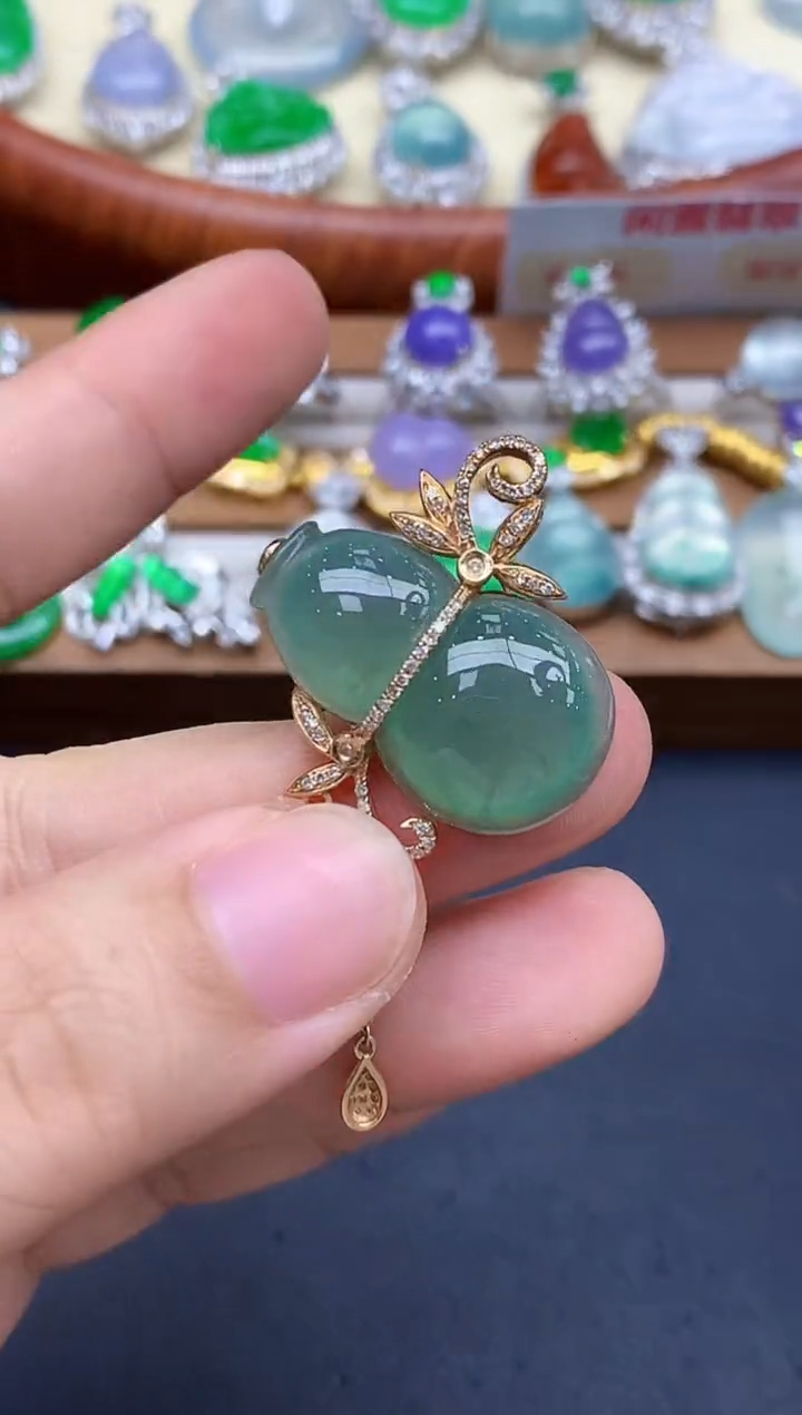 颈饰18K金镶嵌翡翠403-中国好珍宝