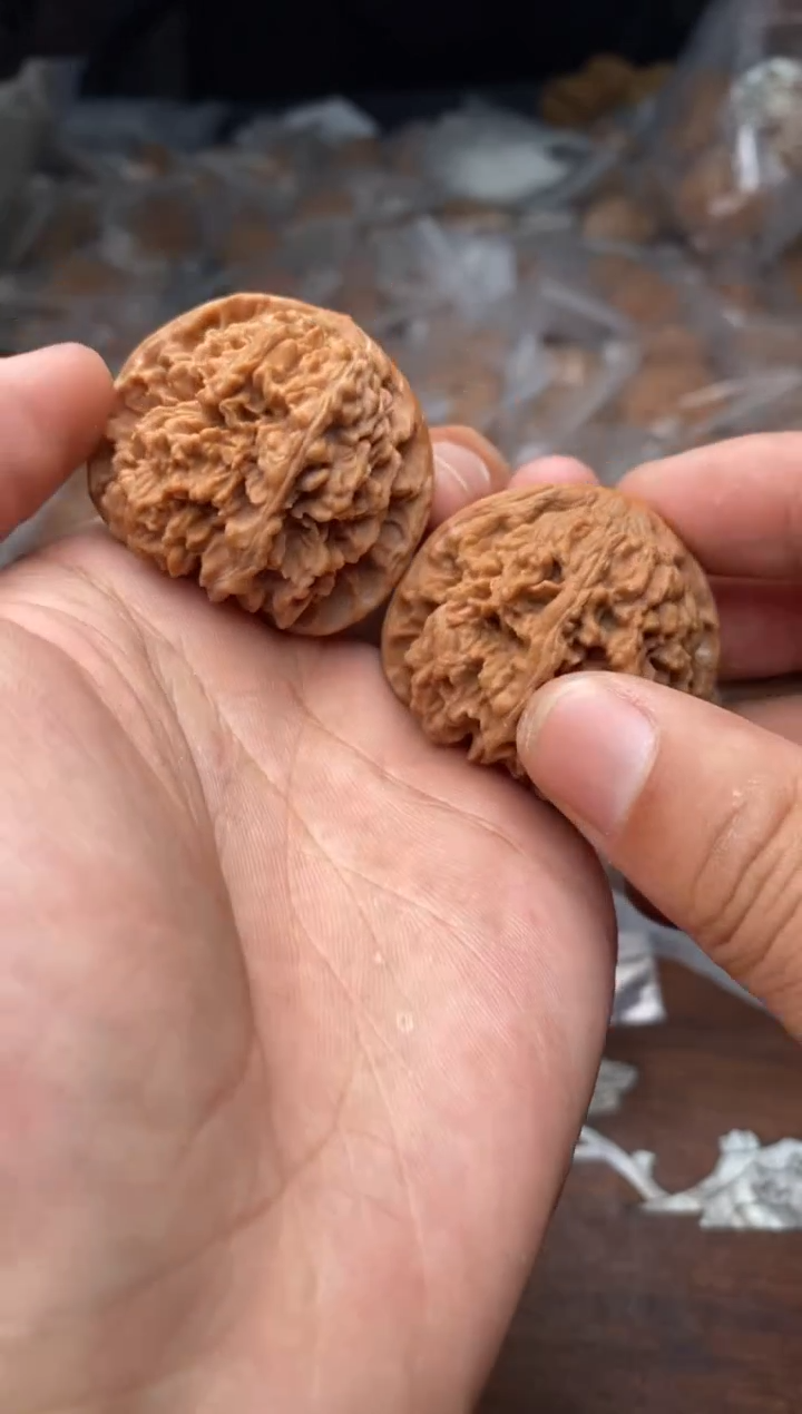 【闪购商品】文玩核桃把件A136号40尺满天星团