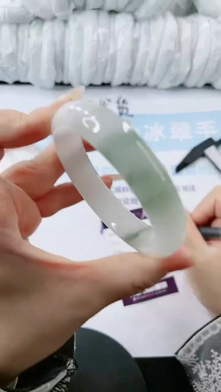 【闪购商品】石英质玉手镯未镶嵌多样性发货P601