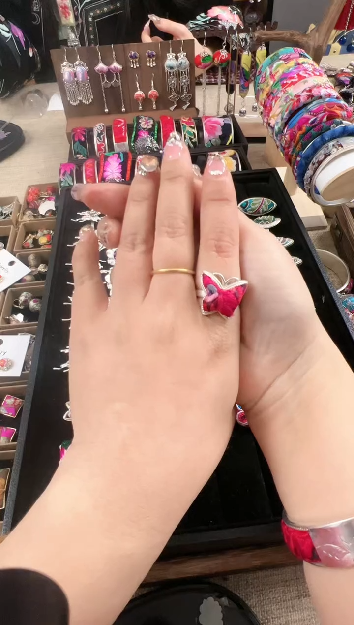 【闪购商品】织绣民族风老绣饰品319