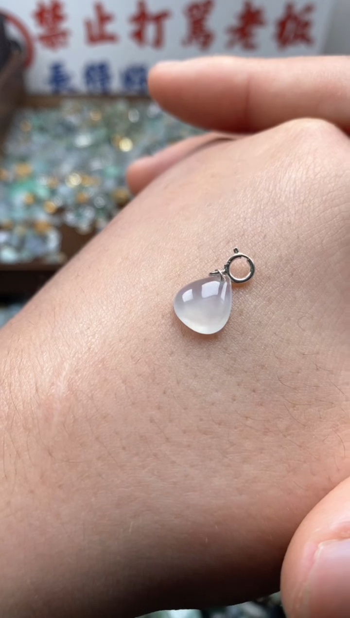 【闪购商品】翡翠颈饰未镶嵌哥哥