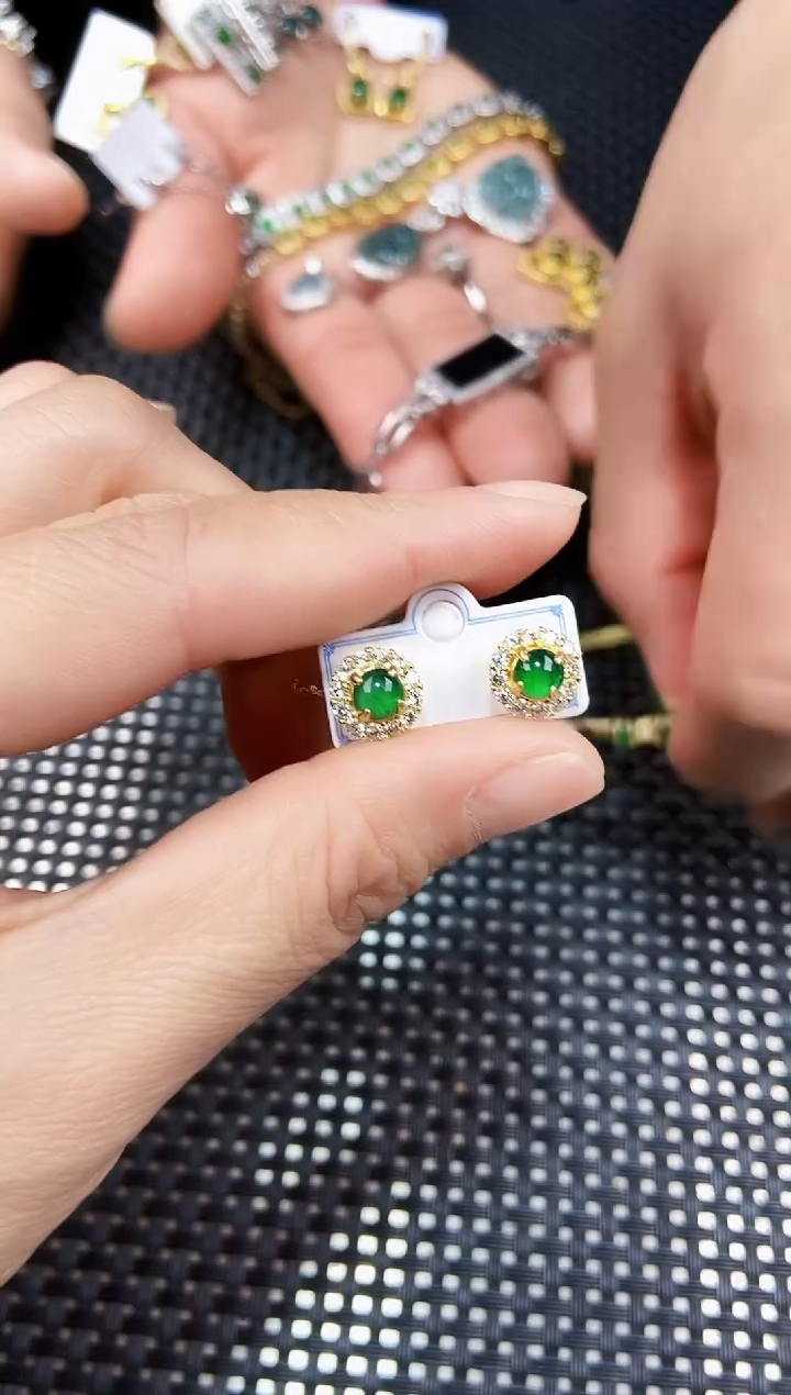 【闪购商品】翡翠耳饰未镶嵌1111111111