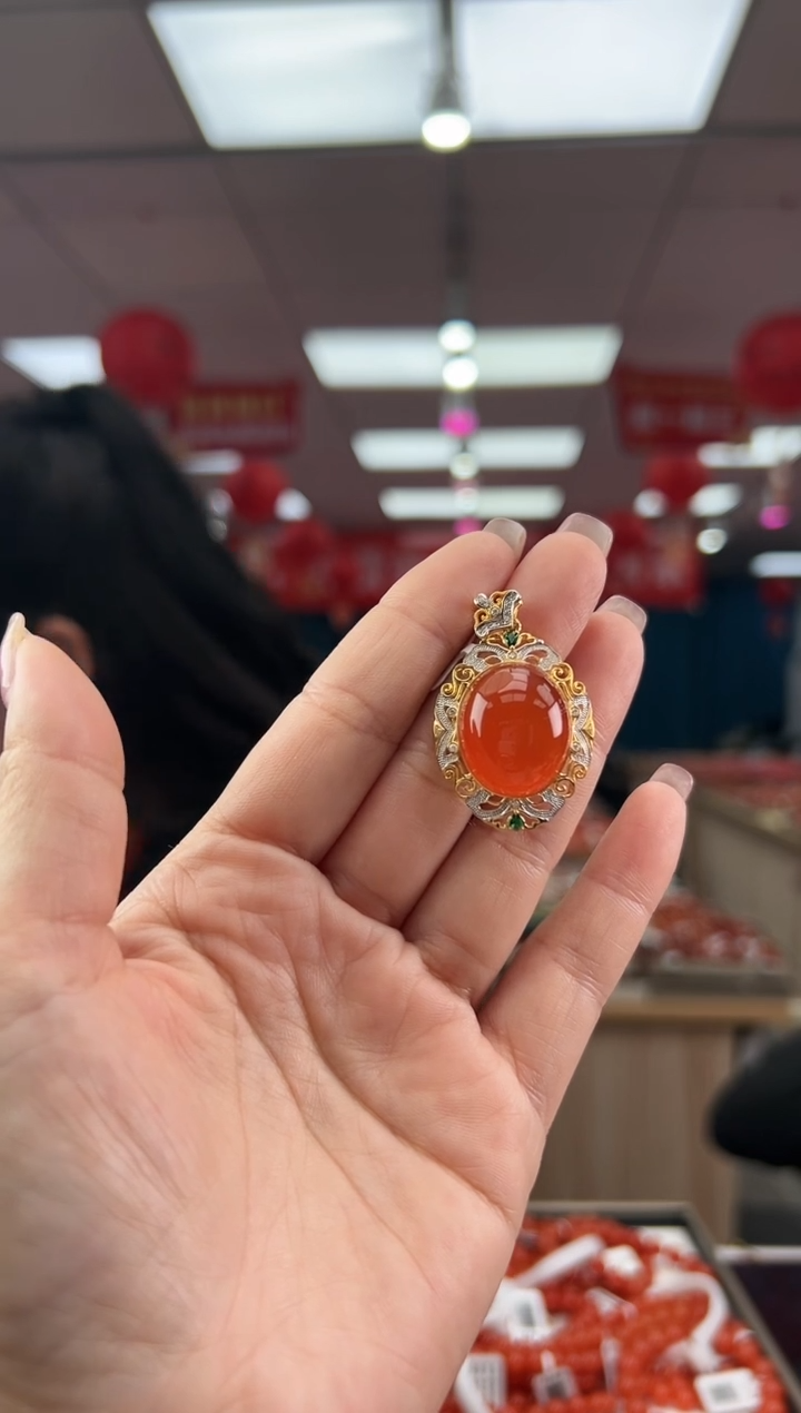 【闪购商品】南红玛瑙吊坠18K金镶嵌 多样发其一/