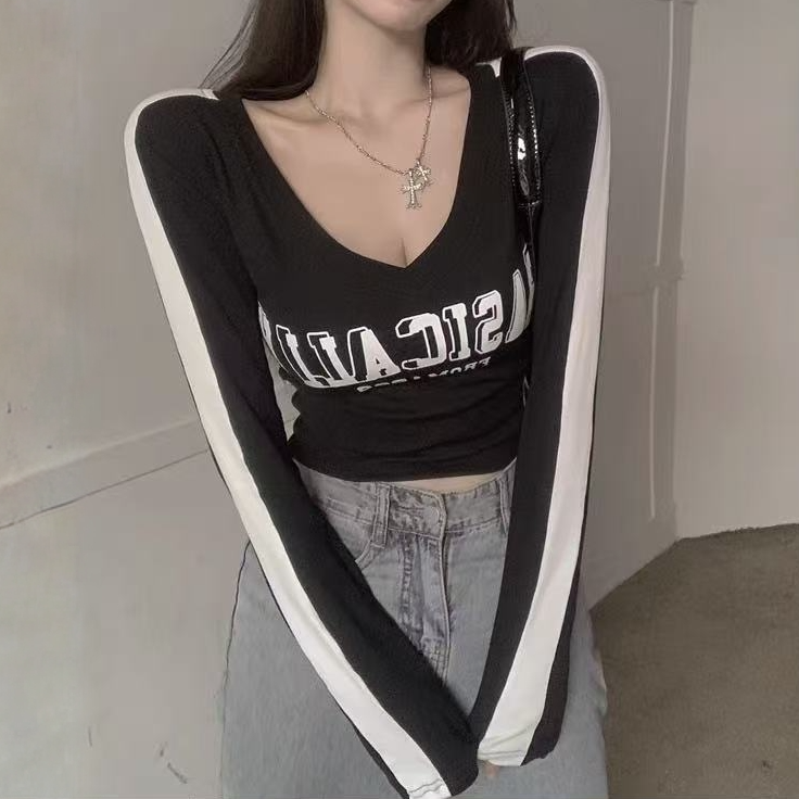 设计感小众拼接V领长袖t恤女春秋新款纯欲修身显瘦露脐辣妹上衣 