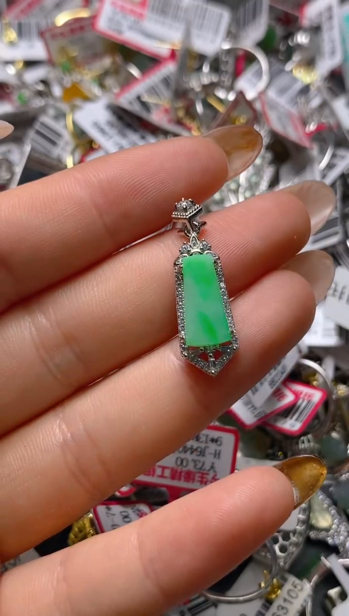 银S925镶嵌戒指翡翠百内无证书