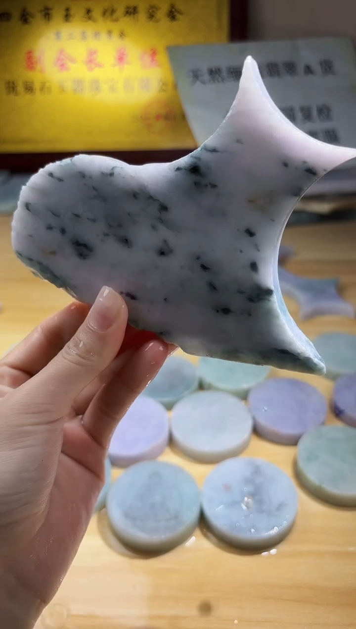 翡翠未镶嵌颈饰翡翠A货 温谭518