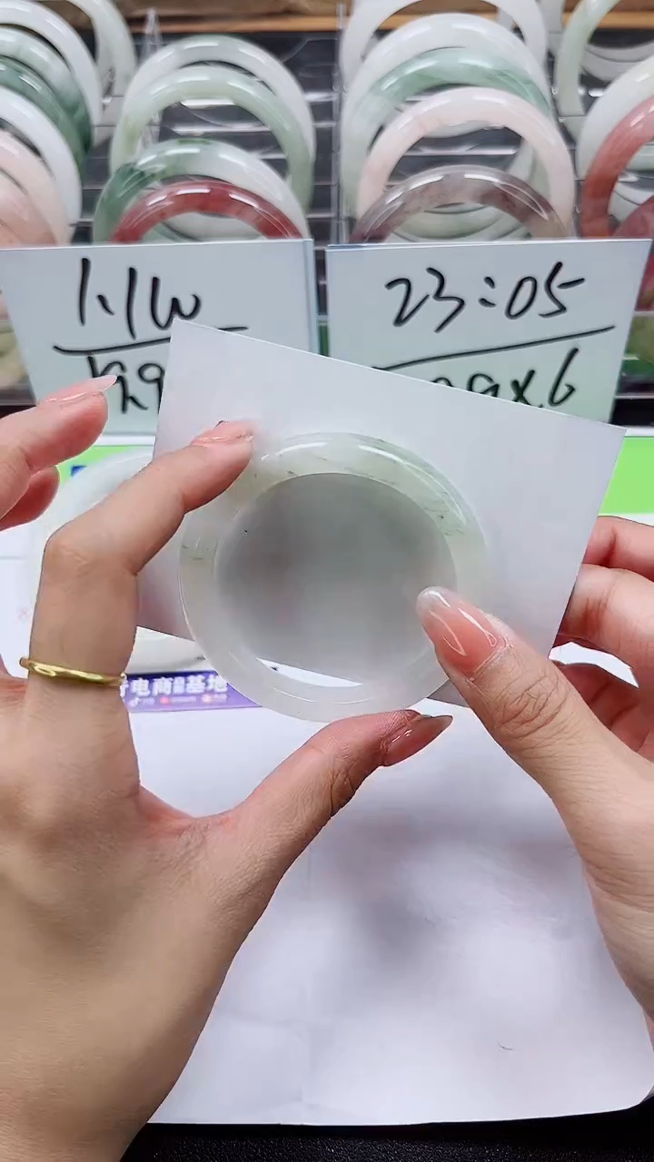 【闪购商品】石英质玉手镯合金A316-52/53