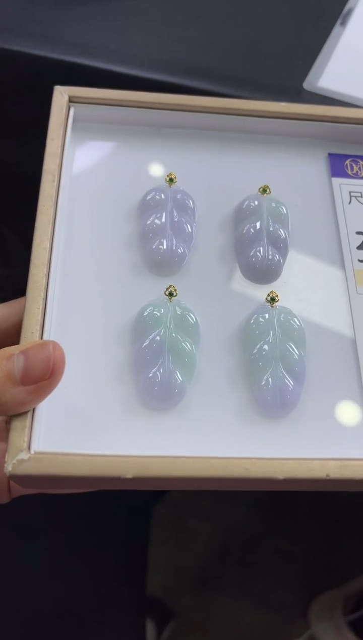 【闪购商品】翡翠颈饰18K金镶嵌Z180多样性发一件/配绳子【小】