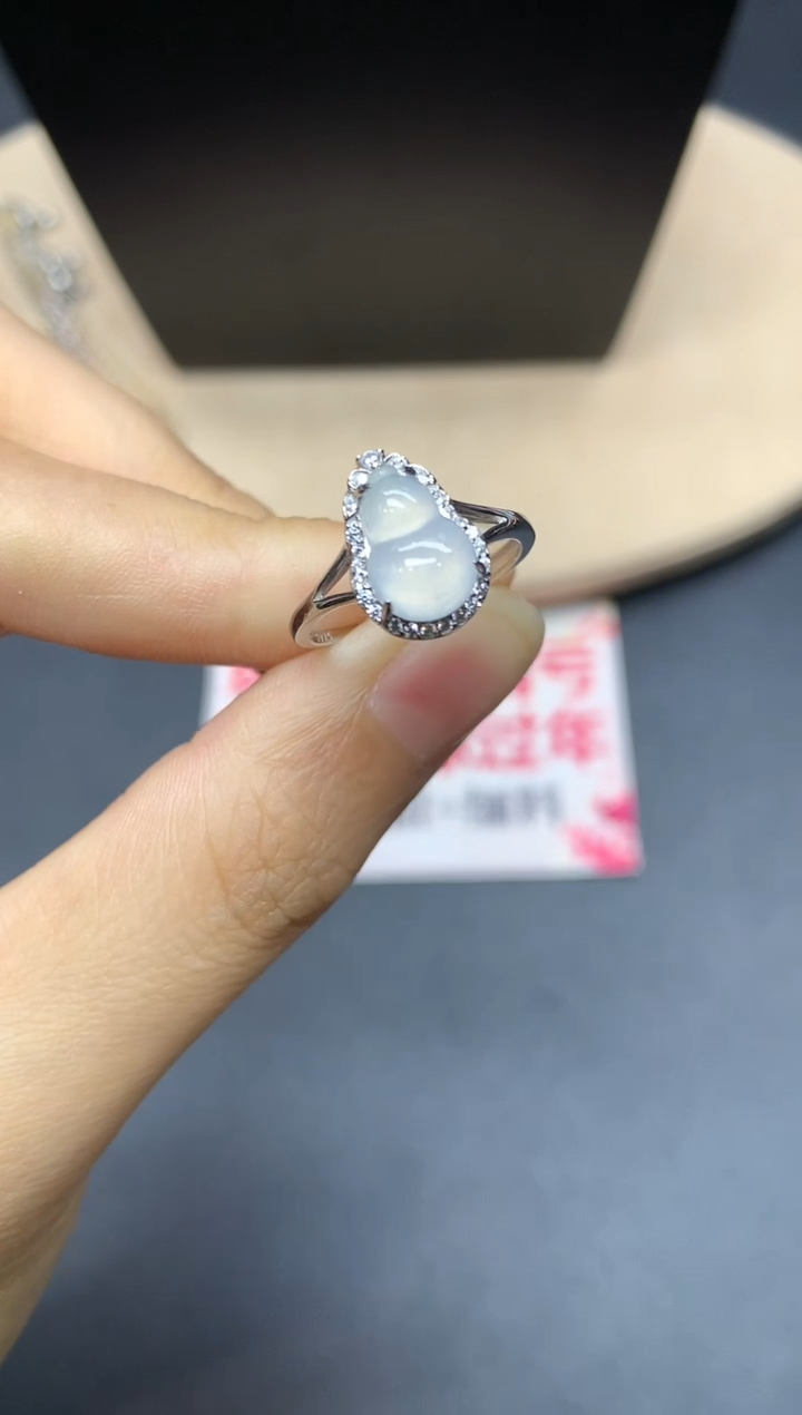 【闪购商品】翡翠戒指银S925镶嵌葫芦【无服务费】