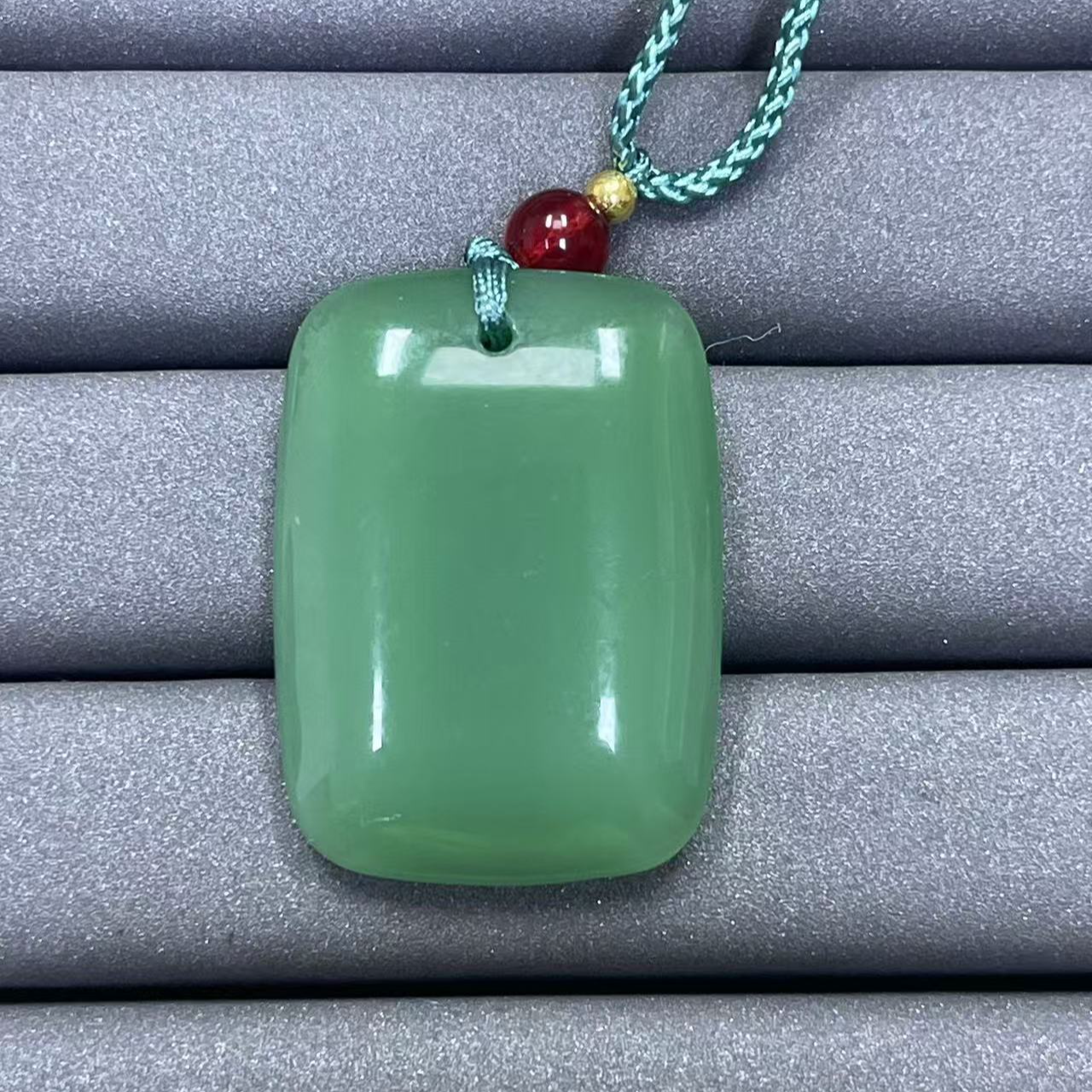 宝阁甄选绿牌吊坠190