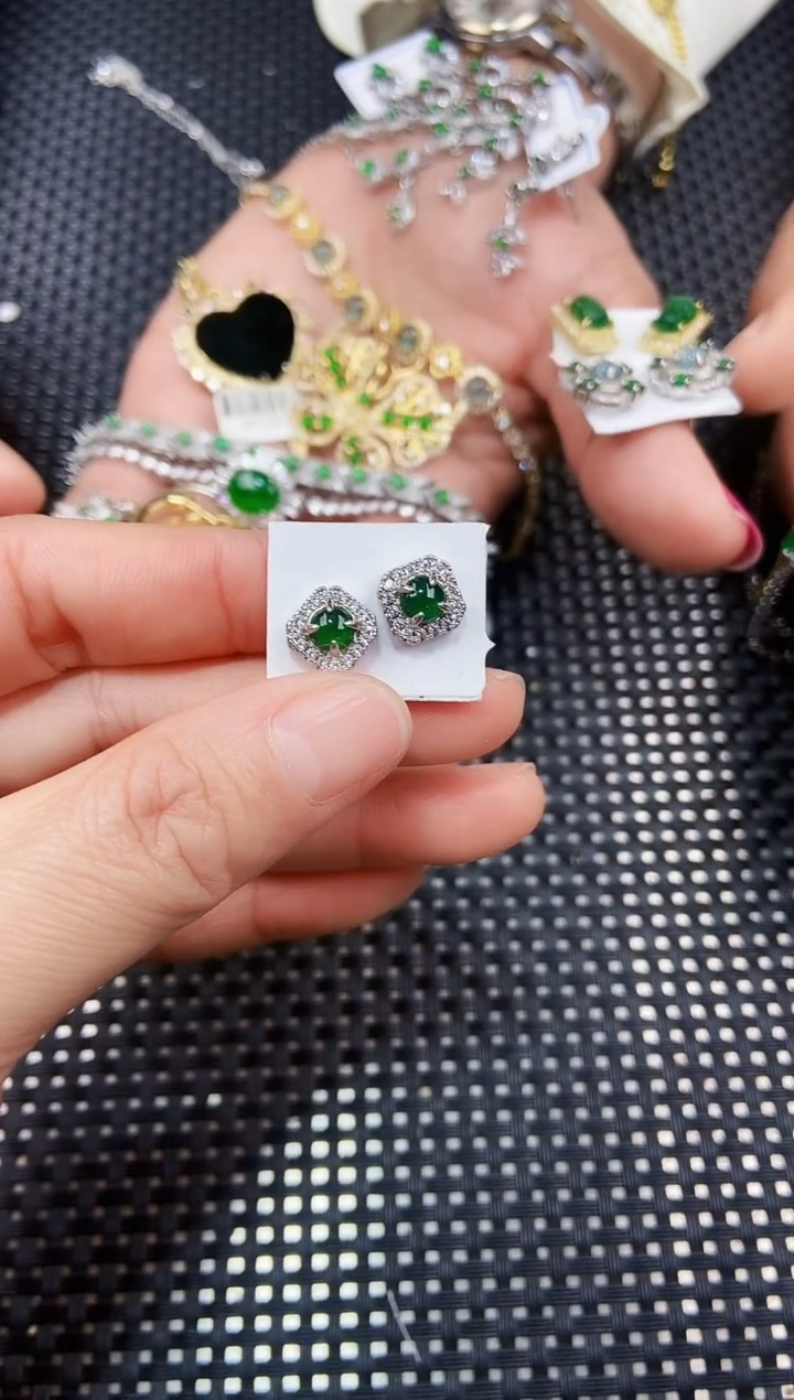 【闪购商品】翡翠耳饰未镶嵌11111111