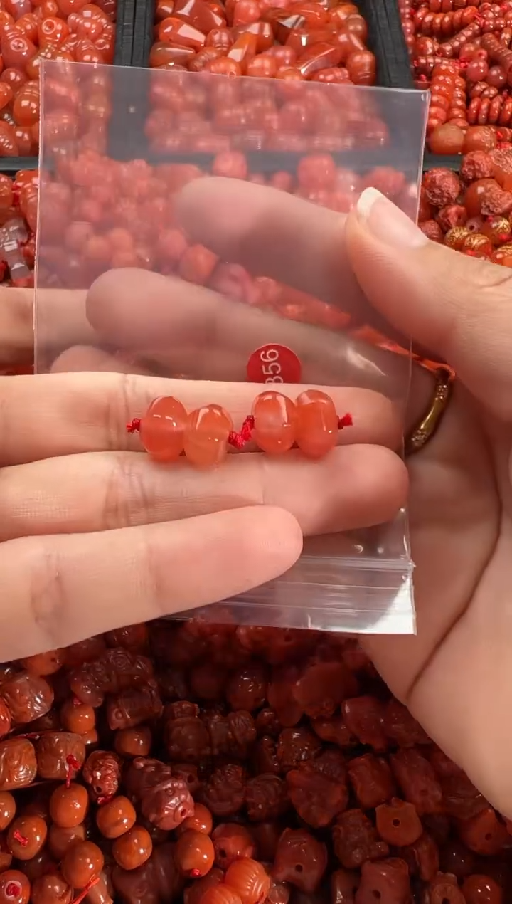 【闪购商品】南红玛瑙颈饰未镶嵌1