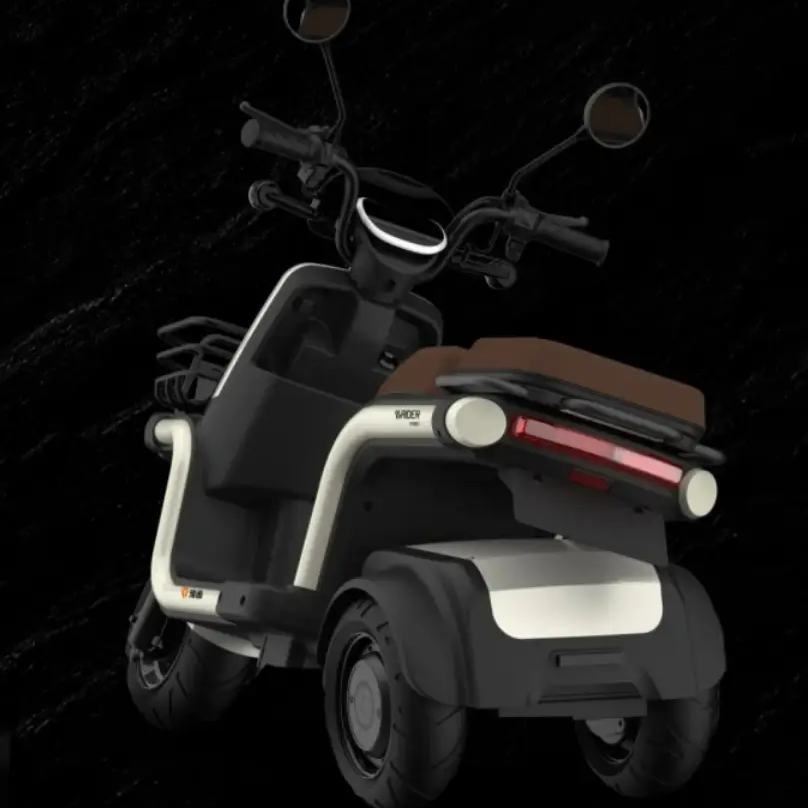 不倒翁三轮车送外壳送头盔