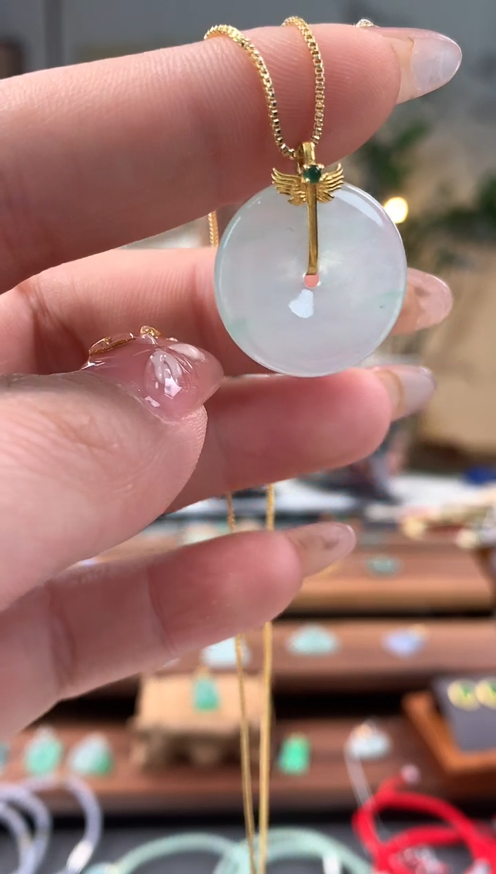 【闪购商品】翡翠吊坠(不含链)18K金镶嵌平安扣