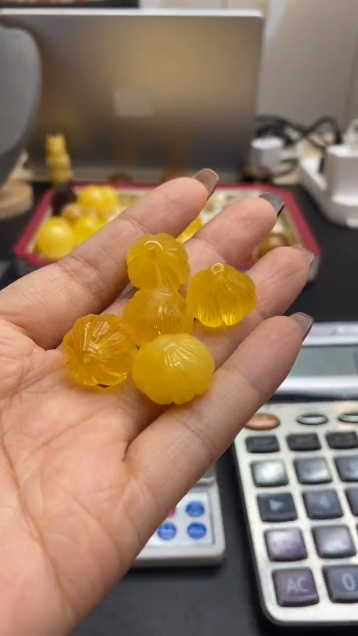 琥珀未镶嵌珠宝奇石830多样性发其一