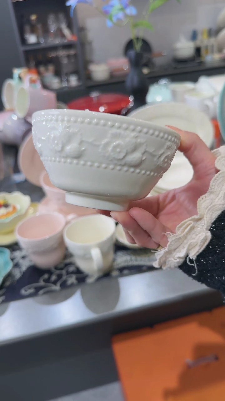 【闪购商品】瓷浮雕草莓陶瓷小碗4.5英寸-奶油白x6