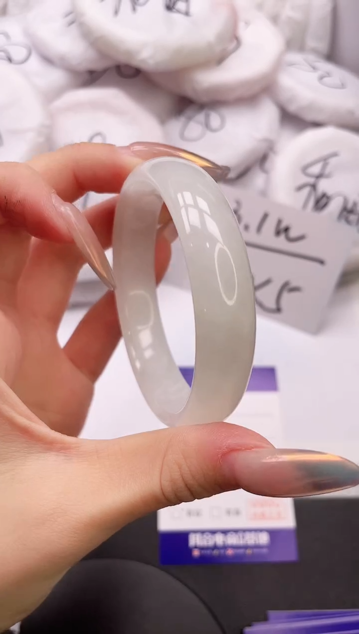 【闪购商品】和田玉手镯未镶嵌10K340-56