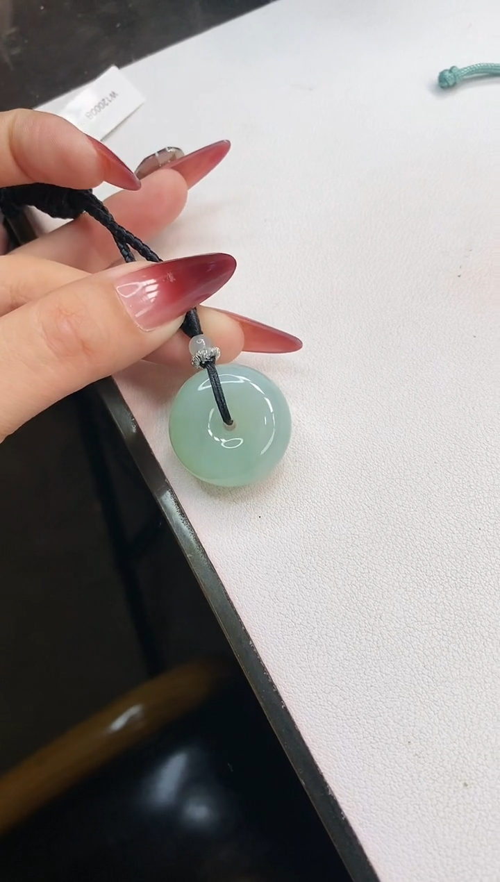 【闪购商品】翡翠颈饰未镶嵌扣子