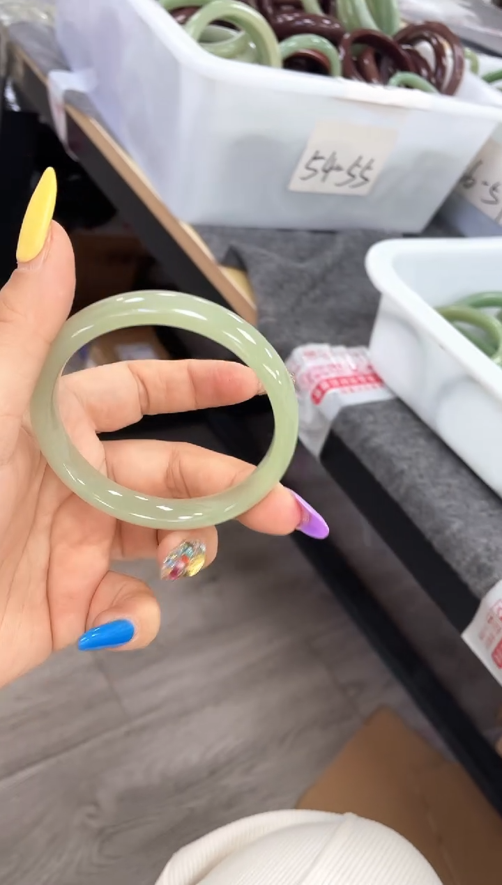 未镶嵌绿密玉密玉（石英质玉）用****汁果汁
