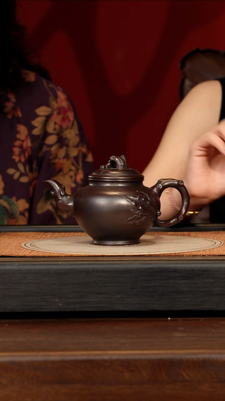 茶壶紫砂宜兴紫砂YJY 紫檀乌泥 报春 