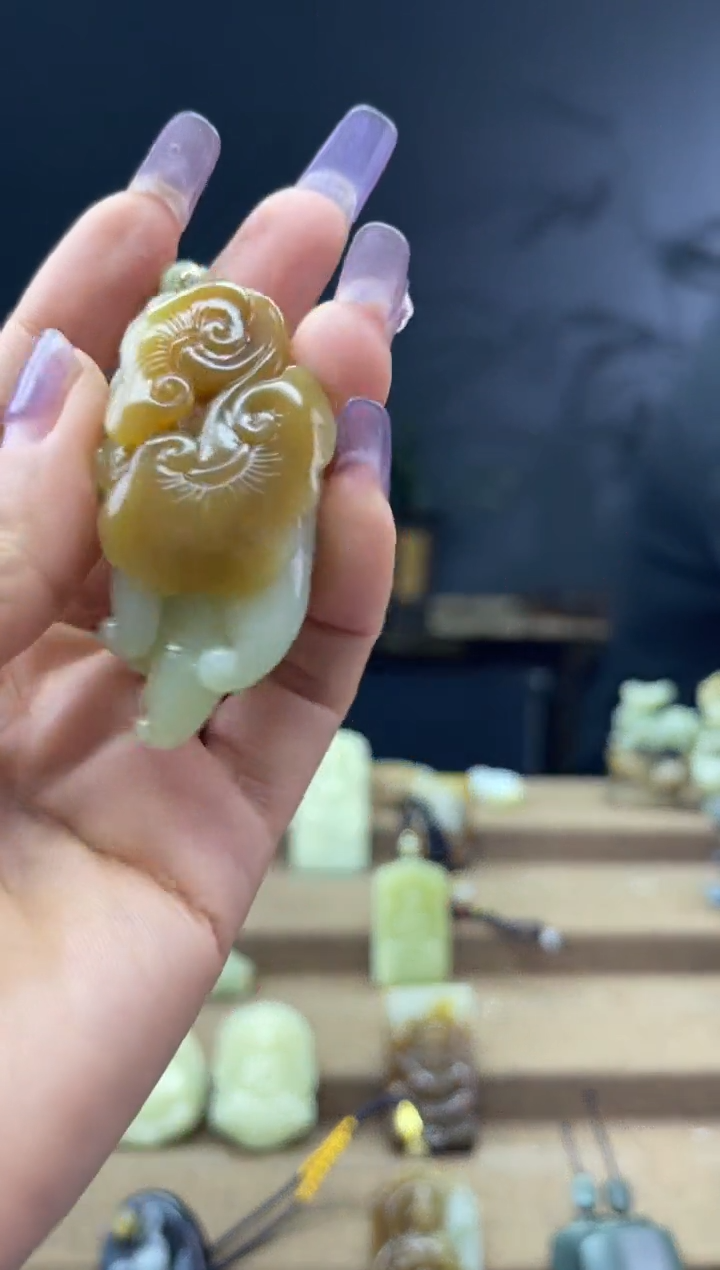 颈饰未镶嵌和田玉1