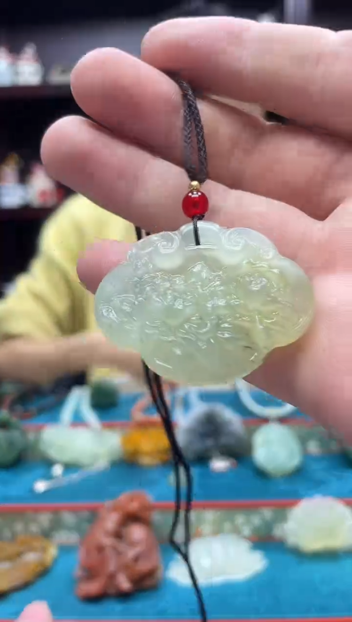 未镶嵌岫玉吊坠·