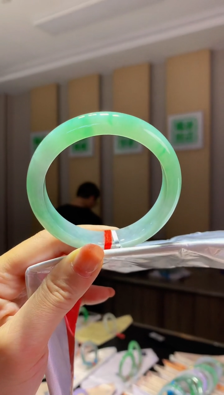 未镶嵌手镯翡翠- C9圈口55.7