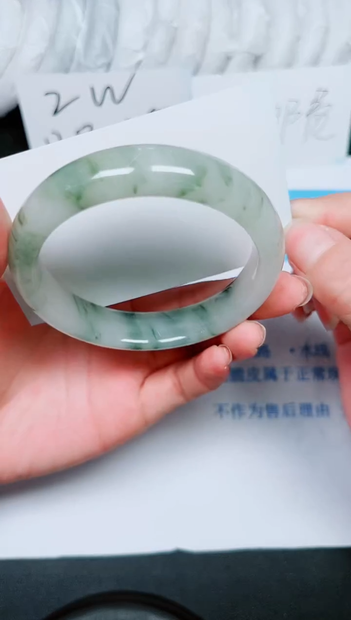 【闪购商品】石英质玉手镯未镶嵌多样性166