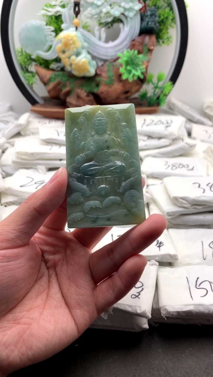 【闪购商品】翡翠颈饰未镶嵌千手观音