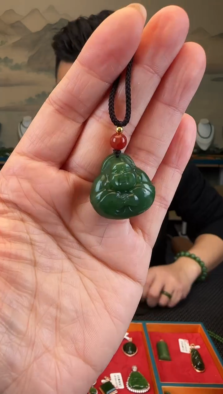 颈饰未镶嵌和田玉抱抱佛