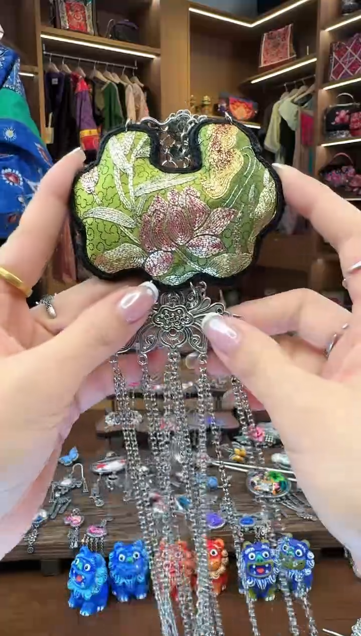 【闪购商品】织绣103黔东南苗族刺绣