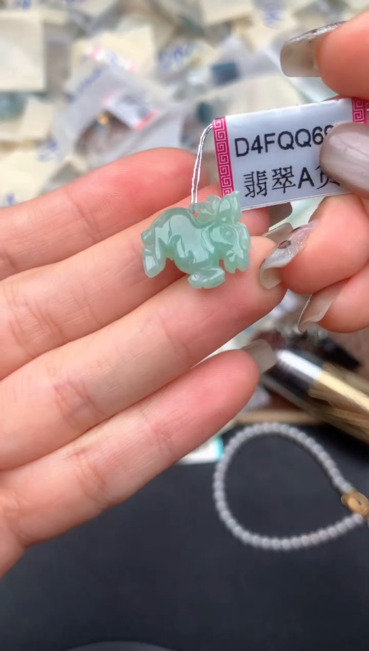 未镶嵌挂件翡翠一